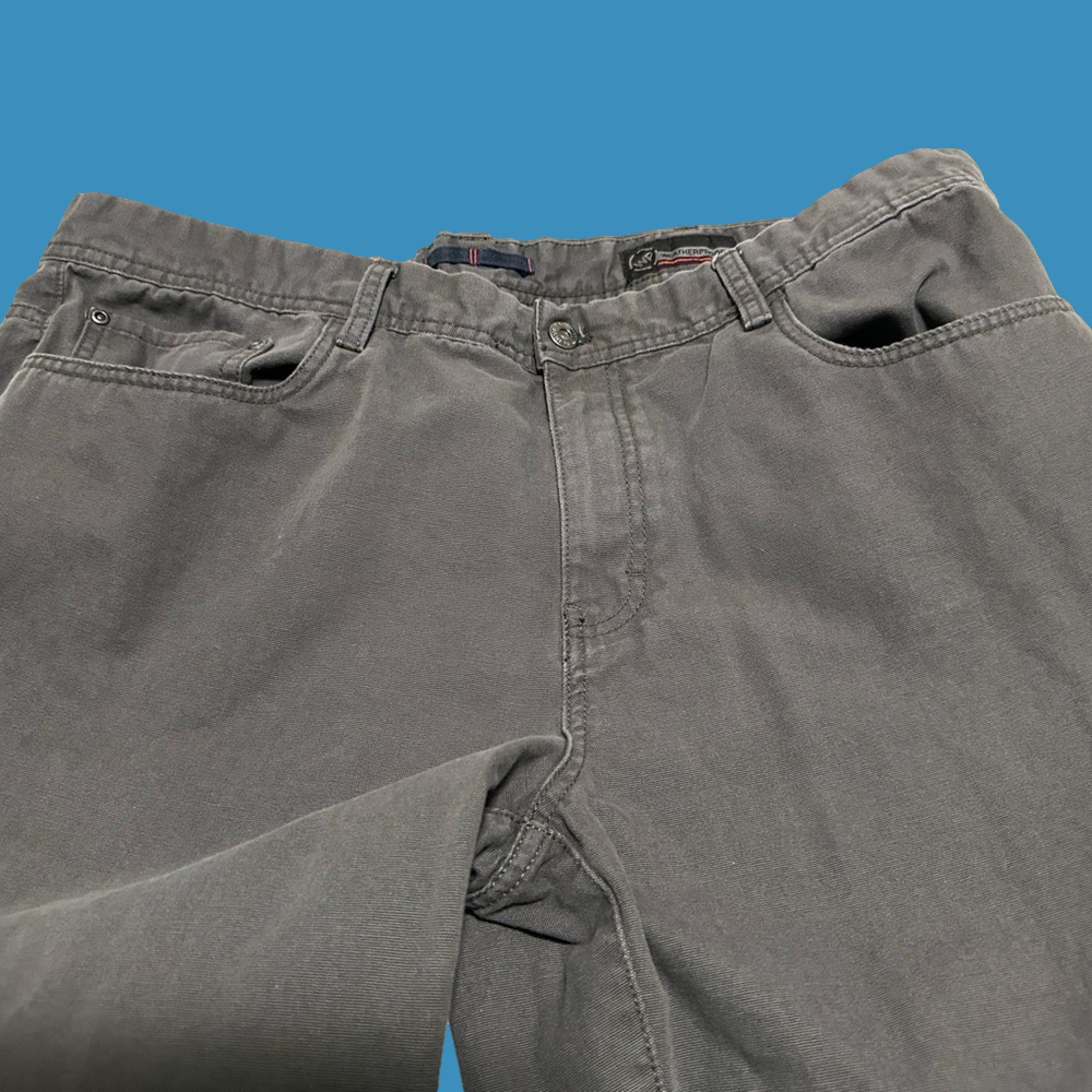 Men’s grey flat front khaki pants, barely worn. Size 40x32